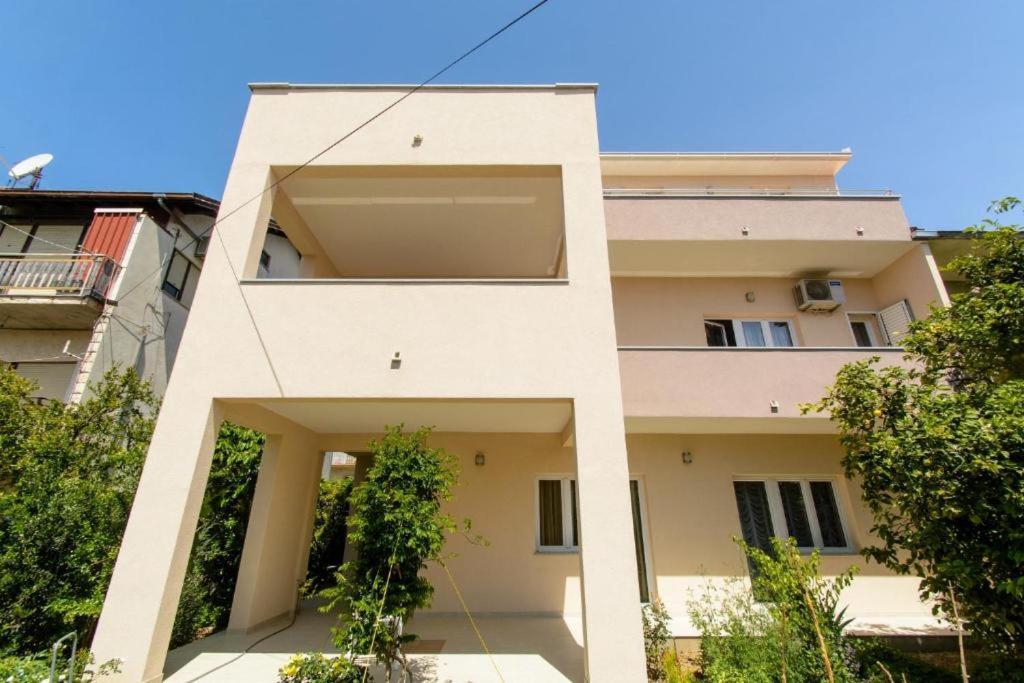 Apartments Kapelica Trogir Exterior photo